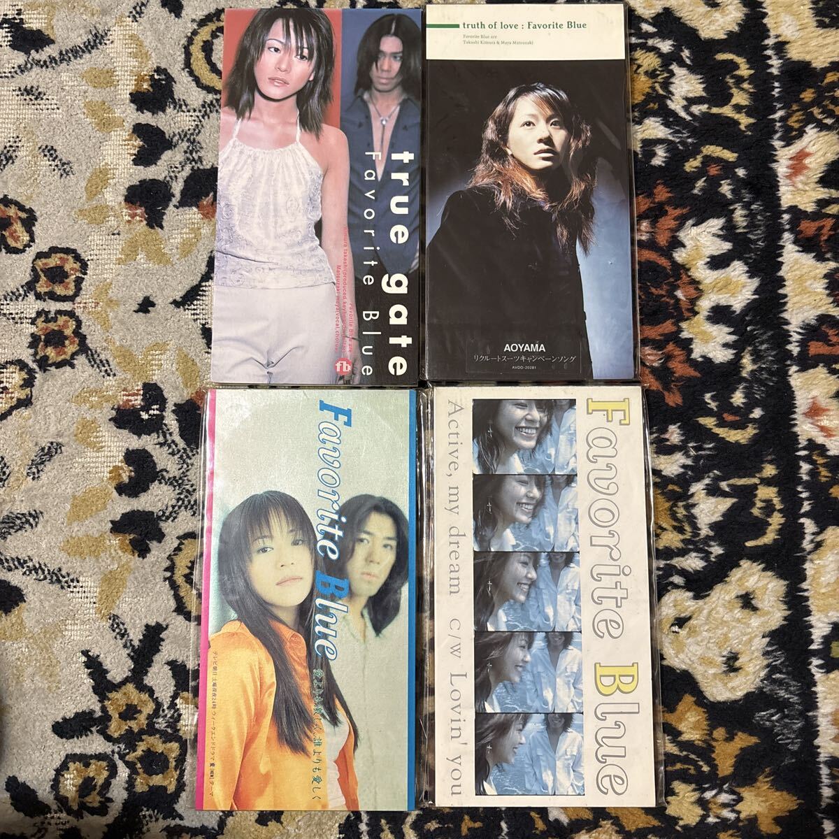 1026-y484中古【8cm】 Favorite Blue ４枚セット★愛よりも激しく 誰よりも愛しくなど/Favorite Blue