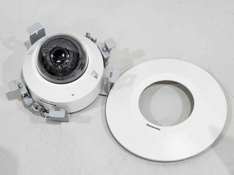 [現状品] Panasonic i-PRO EXTREAME ドームカメラ WV-S2110RJ PoE対応 HD H.265 2018年製 金具(WV-Q174B)付 初期化済 【送料無料】