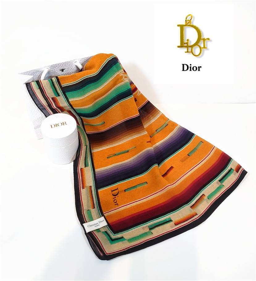 お値下げ★Christian Dior 専用箱付 ディオール シルクスカーフ 新品未使用