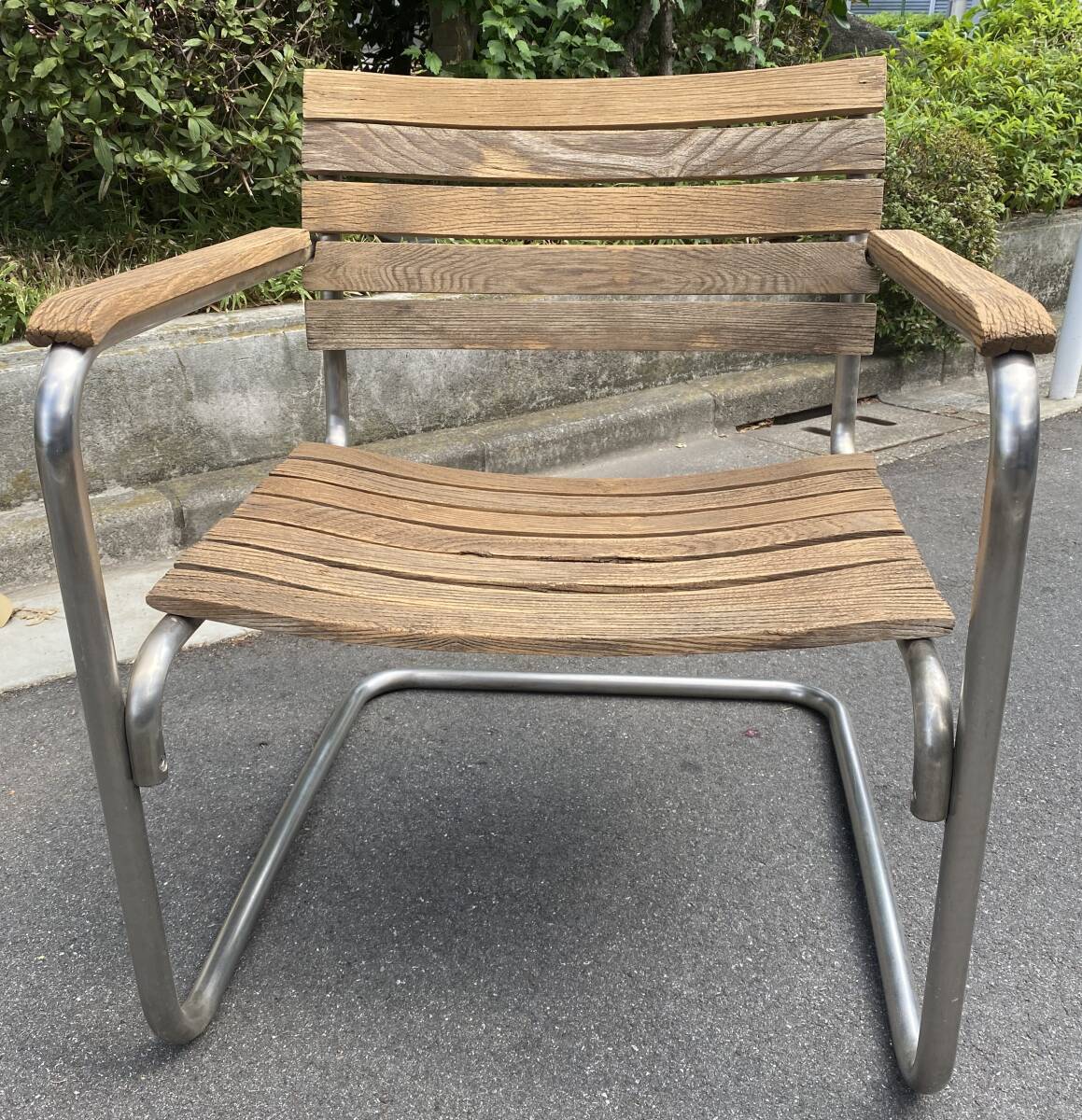 ●THONET(トーネット) 屋外用キャンティレバーチェア・ウッドチェア・肘掛け有●中古品●