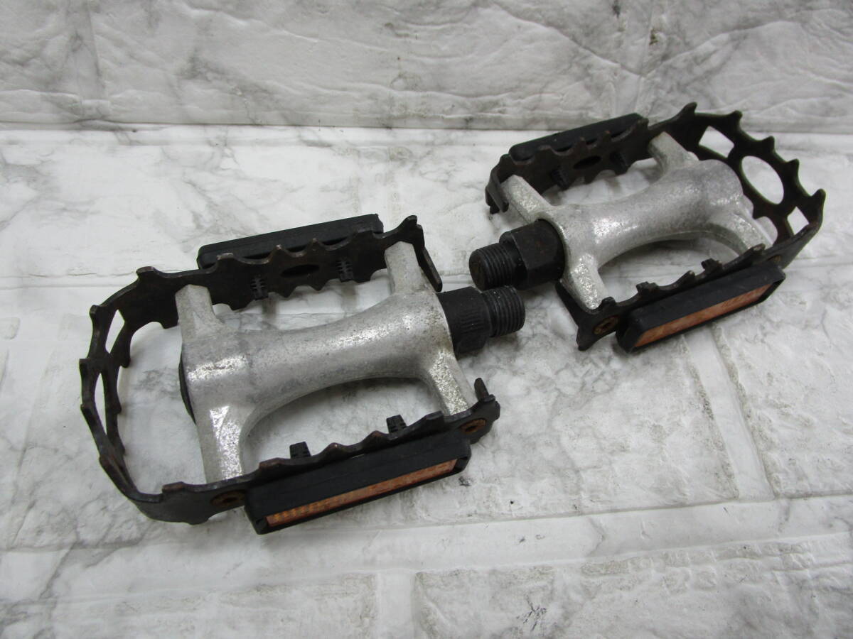 W.25.J.23　TO　☆　フラットペダル　VP　VP-519S　ブラック×シルバー　ペア　USED　☆