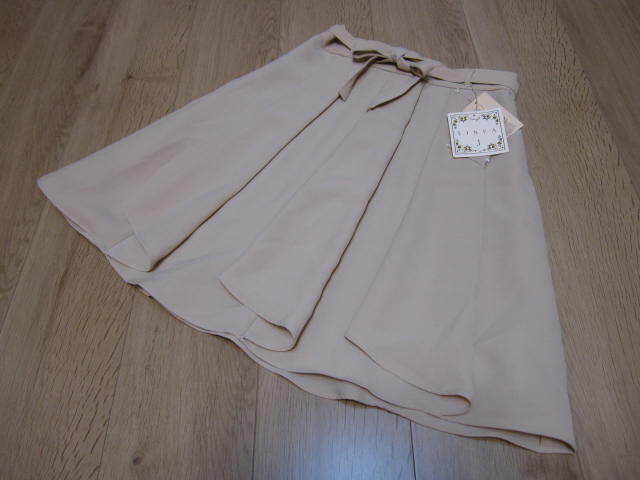 【即決価格 送料込み】Swingle(スウィングル) エスカルゴスカート リボンベルト付 ベージュ Ｓ(1) 新品未使用タグ付き