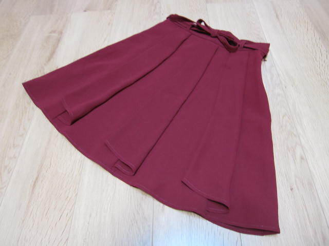  【即決価格 送料込み】Swingle(スウィングル) エスカルゴスカート リボンベルト付 ワインレッド Ｓ(1) 新品未使用