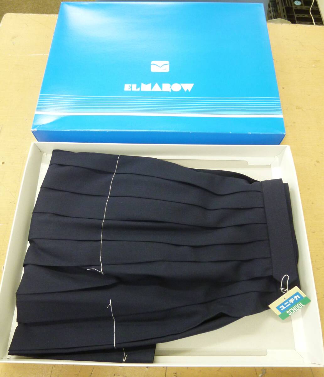 未使用 車ひだ スカート 69×60 学生服スカート [S-312] 送料無料(北海道・沖縄・離島・佐川急便中継料金がかかる地域は除く) 送料無料