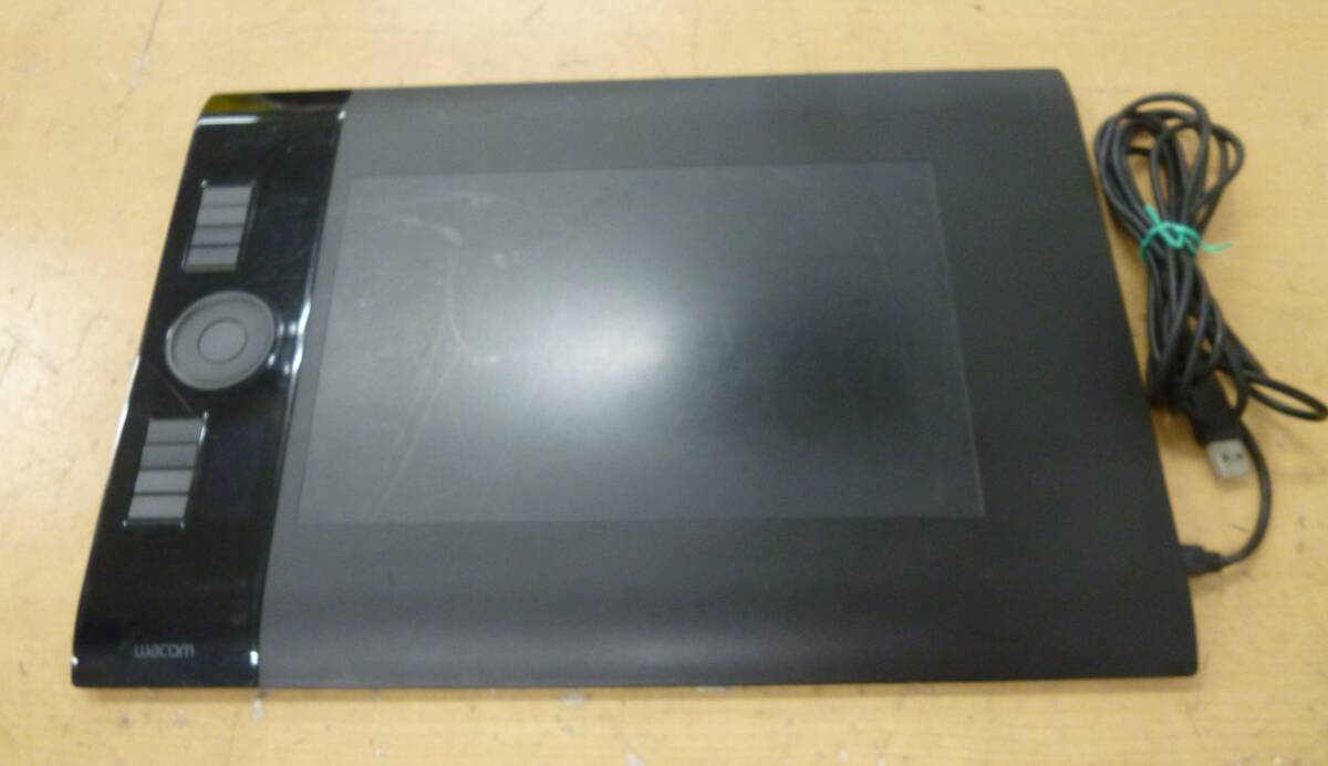 中古 Wacom ワコム ペンタブレット intuos4 PTK-640 [O-337] 送料無料(北海道・沖縄・離島・佐川急便中継料金がかかる地域は除く)
