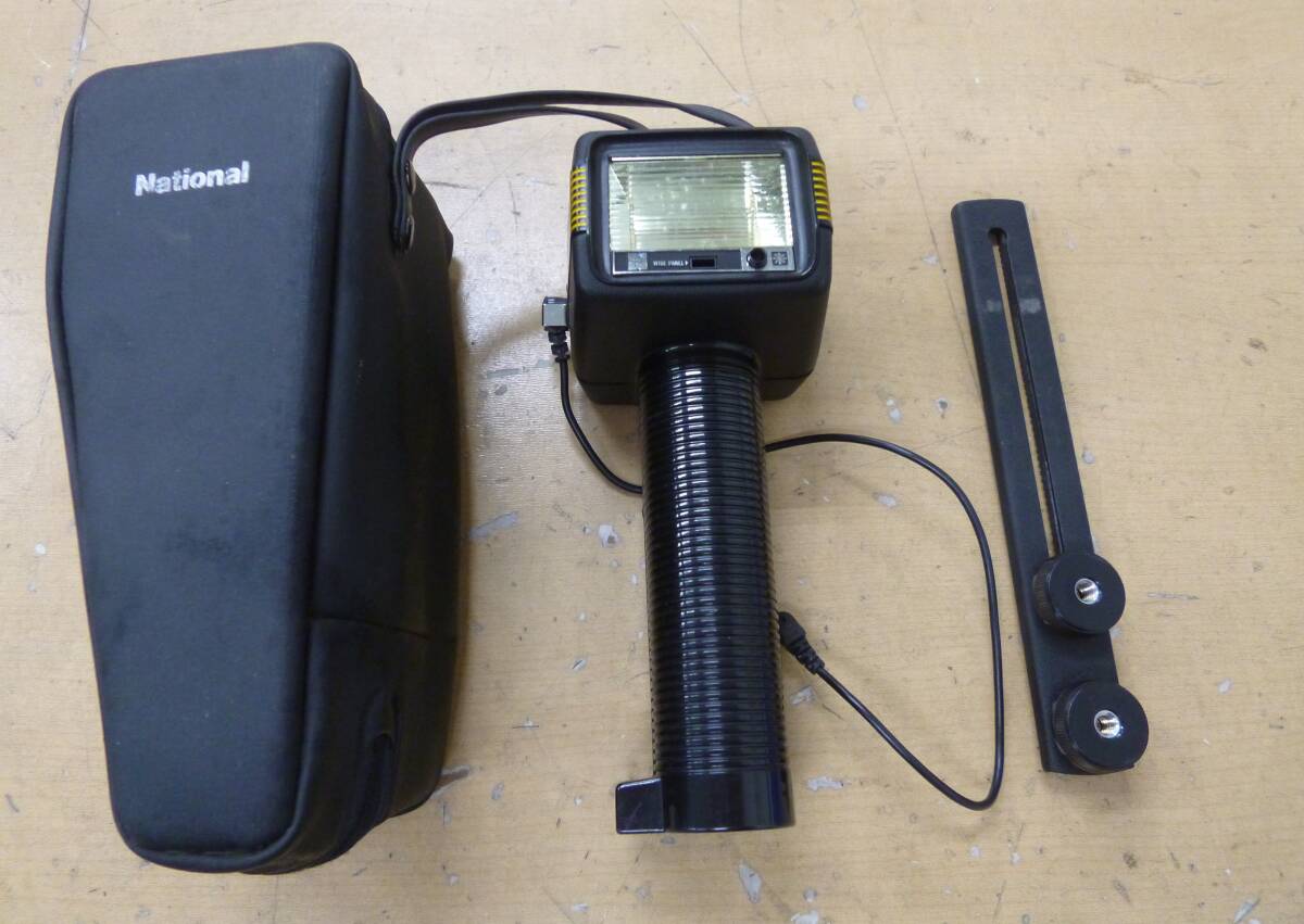 中古ジャンク National ストロボ フラッシュライト PE-3000 [S-348] 送料無料(北海道・沖縄・離島・佐川急便中継料金がかかる地域は除く)