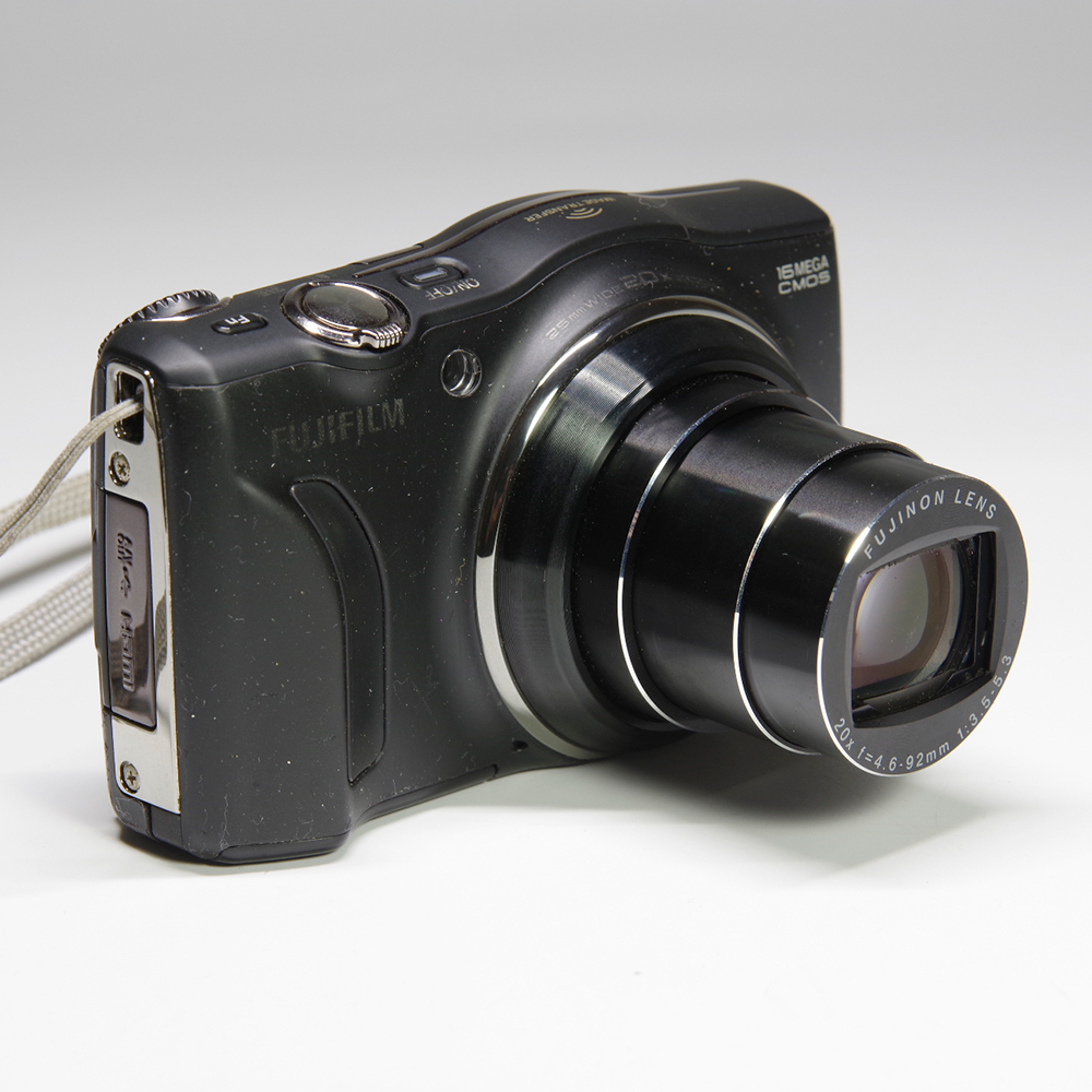 フジフィルム　デジタルカメラ　FINEPIX F800EXR　元箱・取説有　690