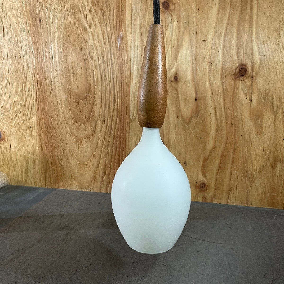 【20463Q084】天井照明 乳白色 ペンダントライト ペンダントランプ ガラスシェード 電笠 吊り下げ ガラス照明 古民家 当時物 昭和レトロ