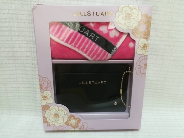 ☆新品☆ジルスチュアート/可愛い定期入れカード入れ黒＆タオルハンカチセット