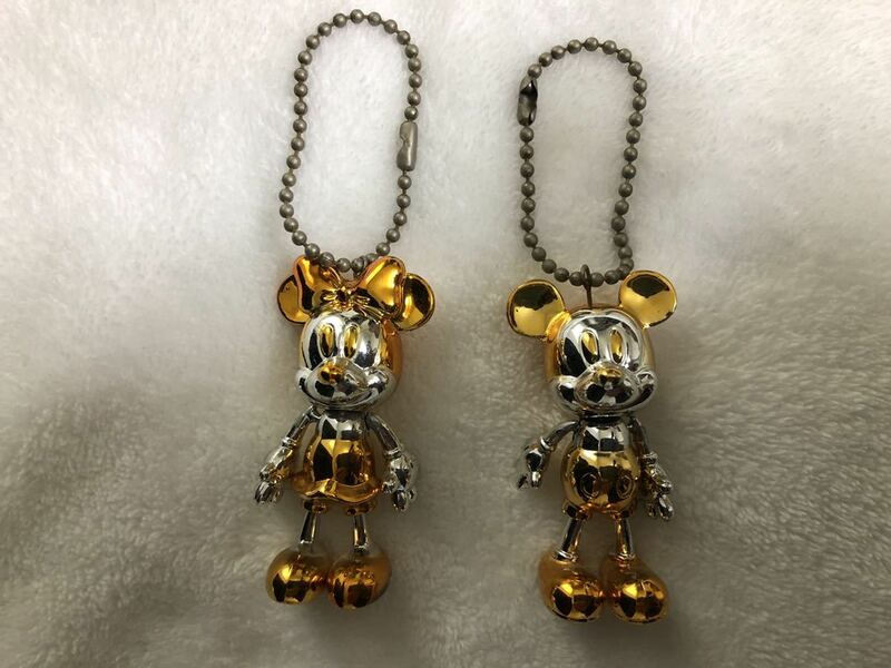 DISNY ディズニー　ミッキーマウス (Mickey Mouse) 　ミニーマウス (Minnie Mouse) チェーンストラップ　フィギュア　中古品