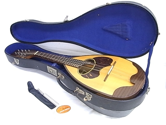 e4706　マンドリン　クニシマ　弦楽器　KUNISHIMA MANDOLIN　NO.NM8　NAGOYA JAPAN　ハードケース付　未整備品