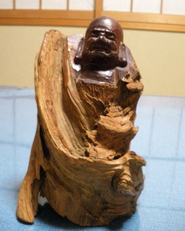 素晴らしい一刀彫！ 木の特性を存分に活かした『達磨大師』の硬木彫り　★仏教美術 美術品 古風★ 置物 インテリア 時代物 縁起物