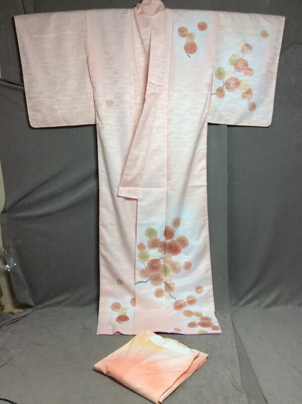 QM3349 和装 着物 絹素材 桃色 菊の花の図・麻の葉文様 長襦袢 セット