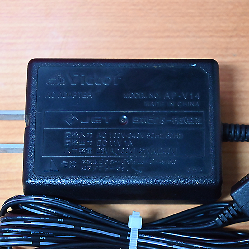 ★ ビクター Victor JVC ビデオカメラ用 ACアダプター AP-V14 中古品 C00027