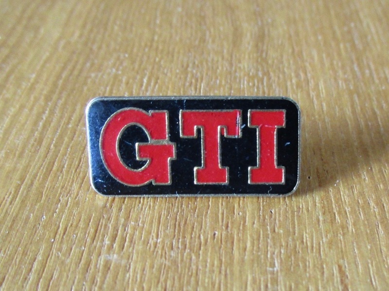 古い ピンバッジ：GTI フォルクスワーゲン 車 広告 ロゴ ピンズ Q