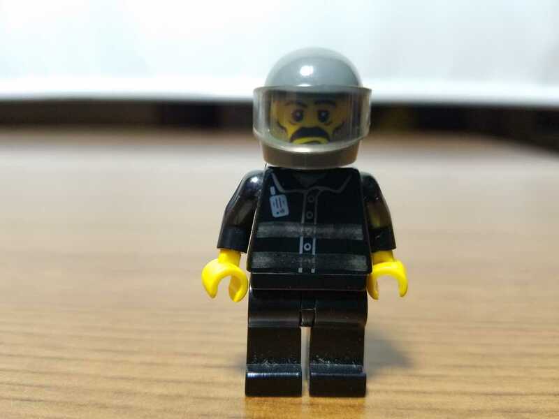 レゴ　ミニフィグ　消防士