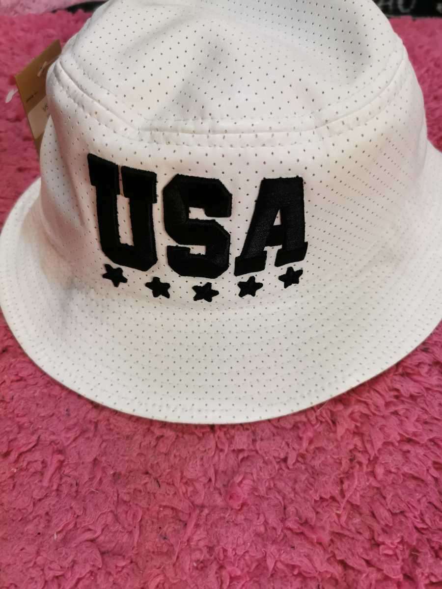 新品　USA刺繍合皮ハット　白