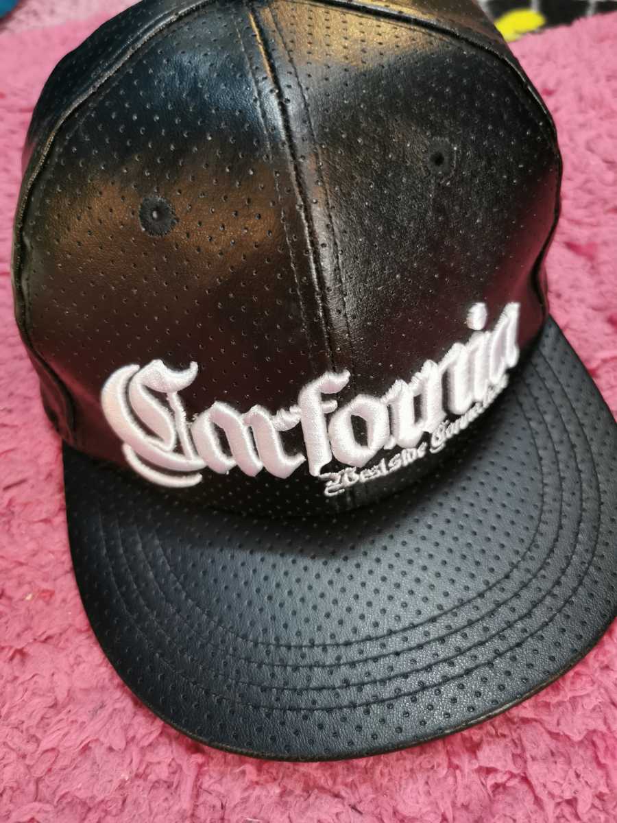 新品　合皮キャップ帽子 男女兼用　黒