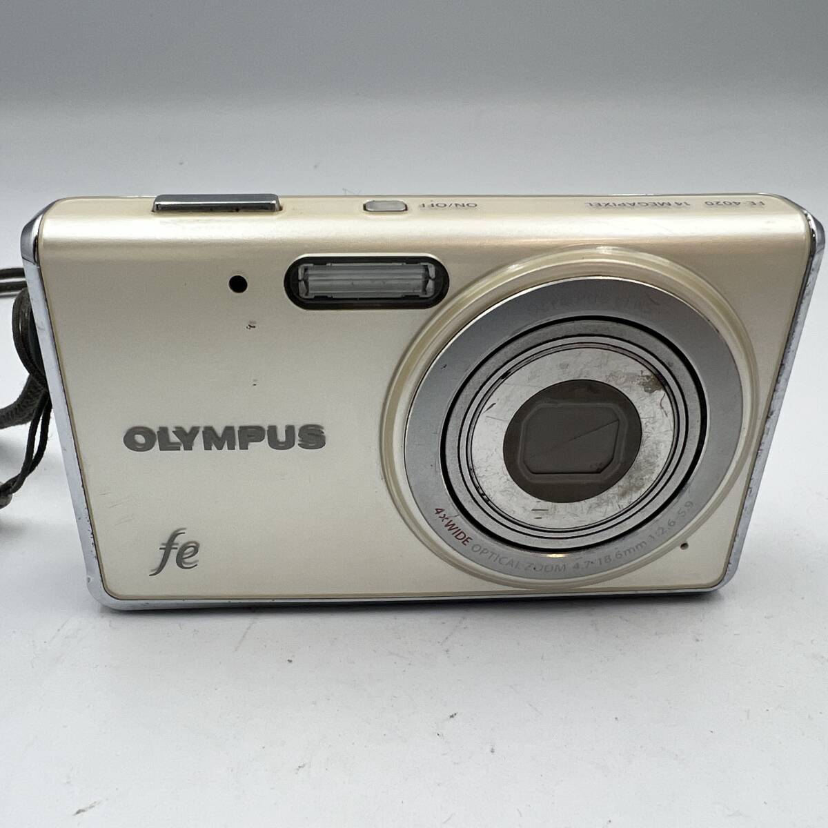 OLYMPUS オリンパス FE-4020 パールホワイト コンパクトデジタルカメラ コンデジ