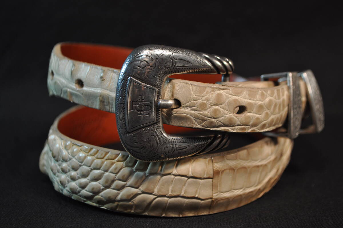 177　アメリカ製　ウエスタンブーツ老舗　ルケーシー社製　LUCCHESE　先極細　クリーム色　ワニ革(アメリカ産アリゲーター)ベルト　32