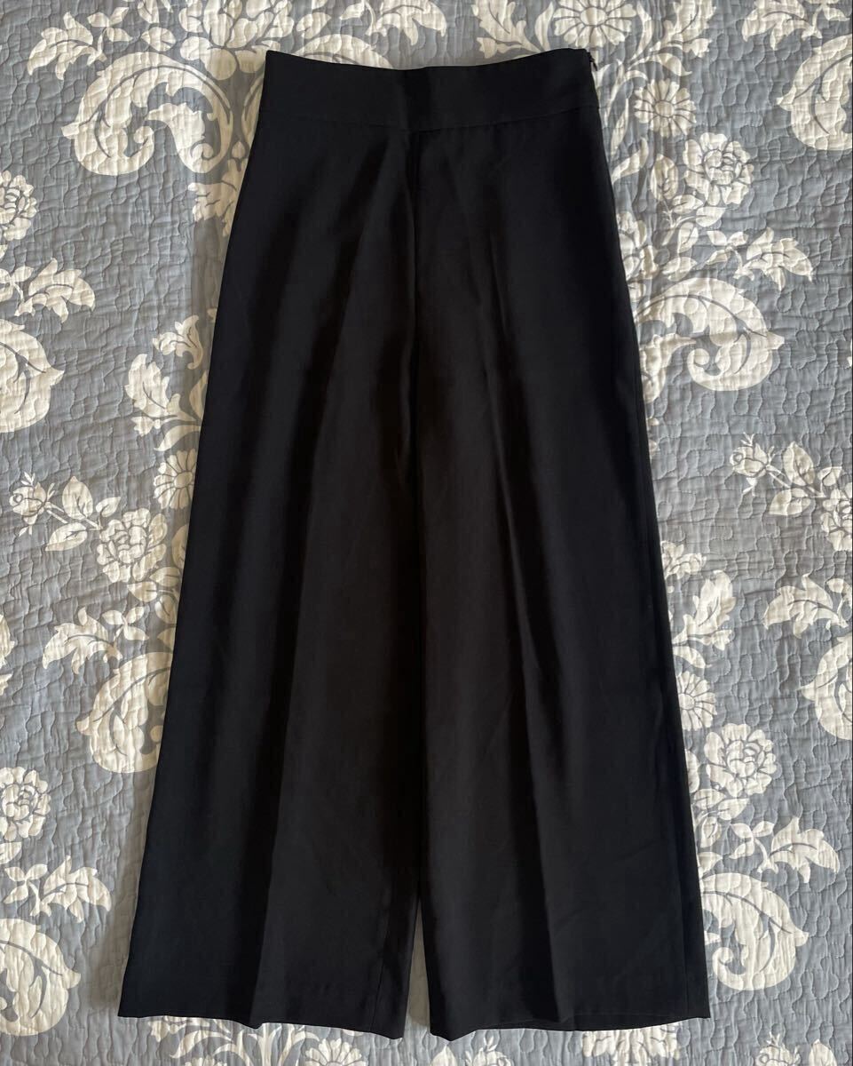 未使用タグ付き　ZARA ワイドパンツ　黒　センタープレス　薄手　ポリエステル100% サイドファスナー　ザラ　XS THE CLASSIC CULOTTE