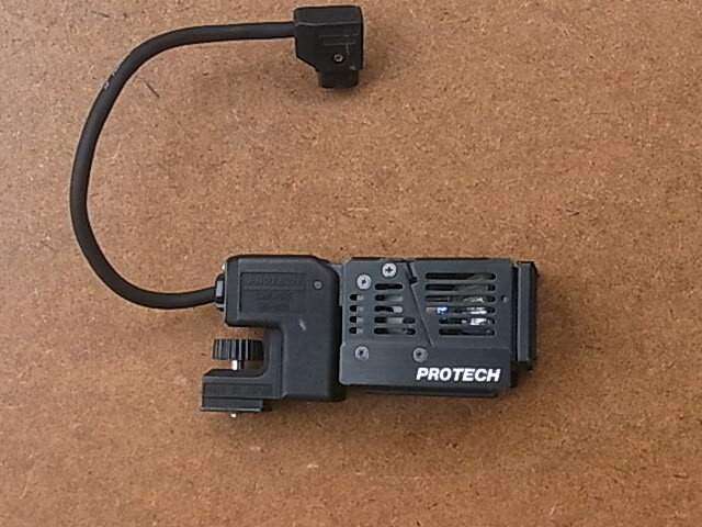 PROTECH UC-200 CAMLIGHT カメラライト　送料410円　中古