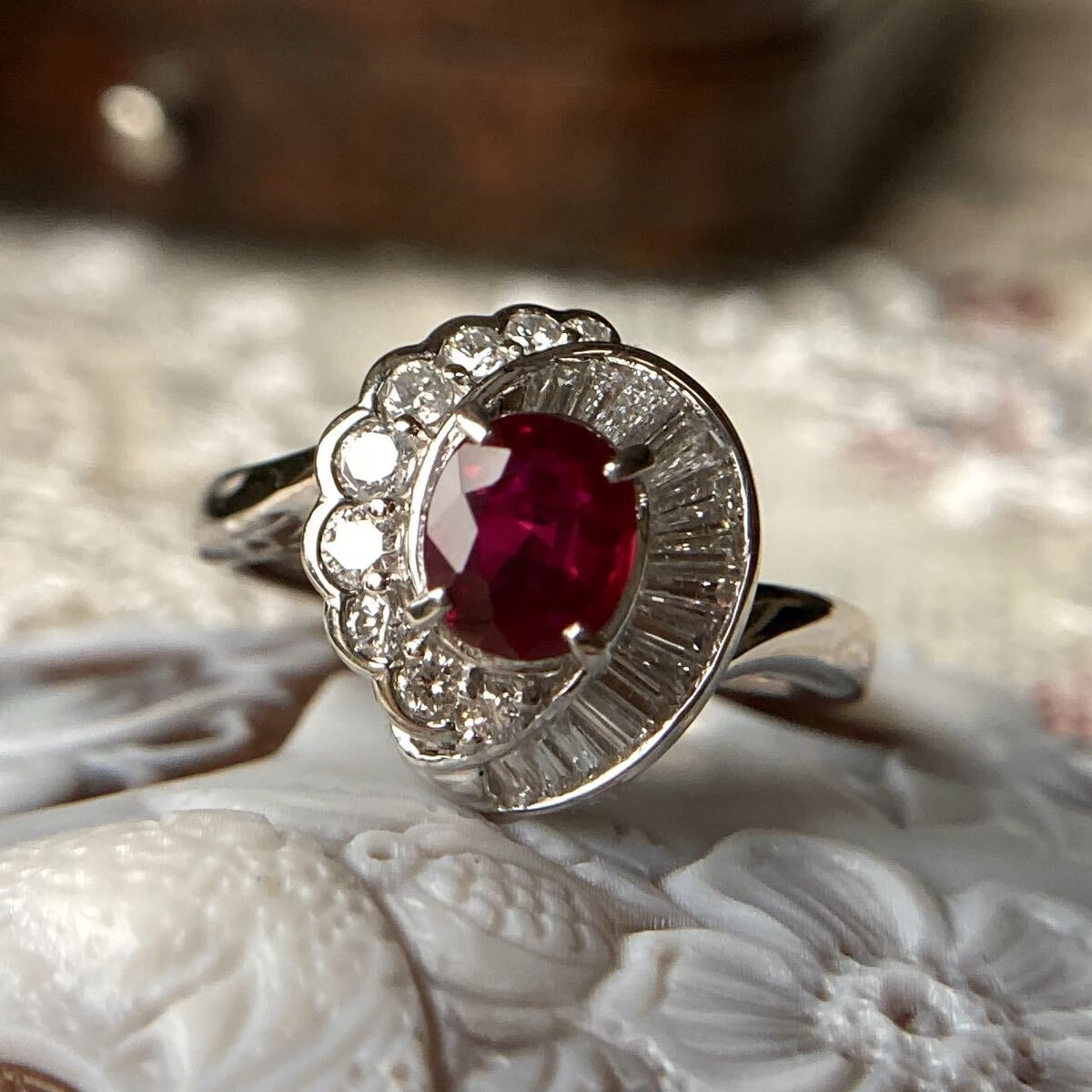 pt900 深紅の特別な一点　ビルマ産ピジョンブラッドルビー　ダイヤモンド　指輪　リング