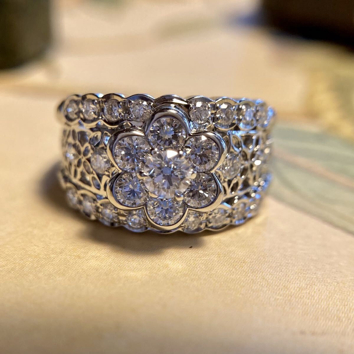 pt900 アンブローズ　天然ダイヤモンド1.07ct 透かし模様　指輪　リング