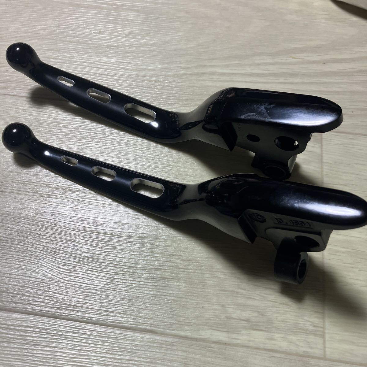 【中古品】Harley-Davidson ハーレー エッジカット・ハンドコントロールレバーキット　2014〜16年ツーリング