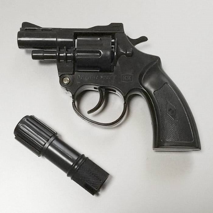 スーパーコルト オートマチック8連発 サプレッサー付き カネキャップ対応 火薬銃 トイガン [ 新品 ]