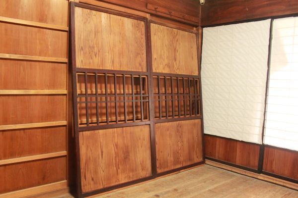 【旧家蔵出し】★アンティーク 建具『古い木製の板戸2枚』約90.4×176.5㎝★(検:初だし/古民家/ささら戸/帯戸/希少/格子戸/当時物)71016F