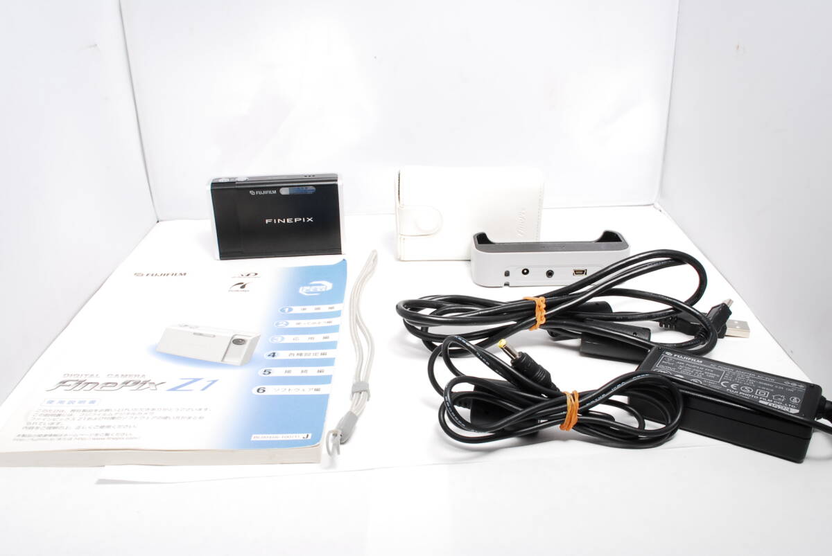 〓外観綺麗　付属品多数〓FUJIFILM フジフィルム FinePix Z1 カメラケース付