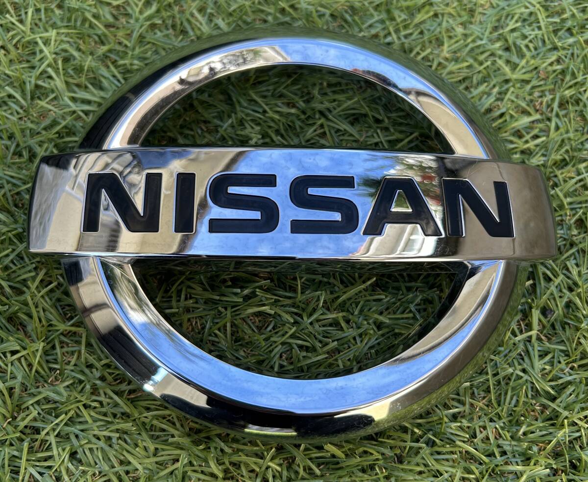 日産☆ニッサン NV200 バネット 他 純正 フロントエンブレム 62889 WB60A 
