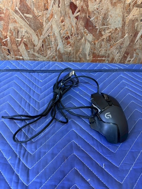 11-30 ゲーミングマウス　コードタイプ　logicool G502 動作未確認