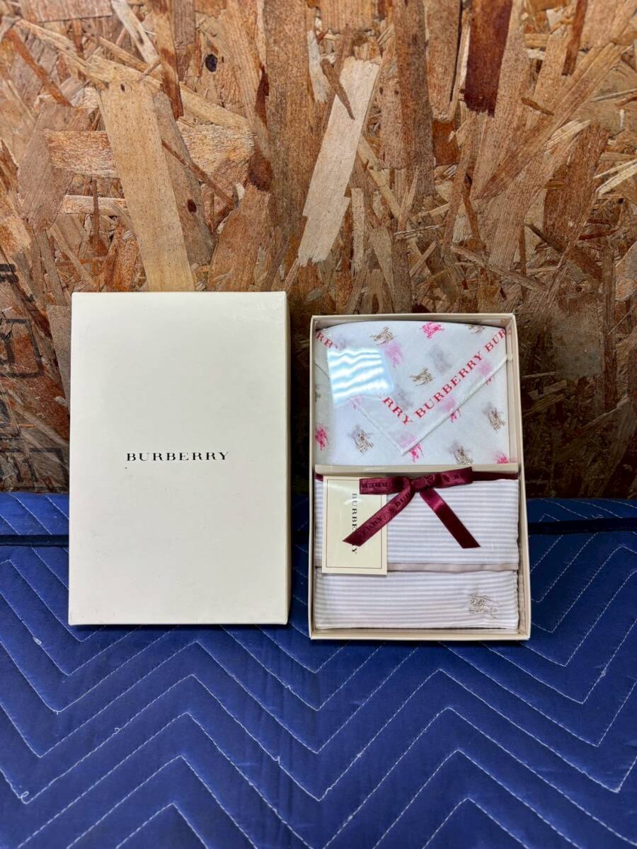 11-72 Burberry バーバリー　テッシュケース