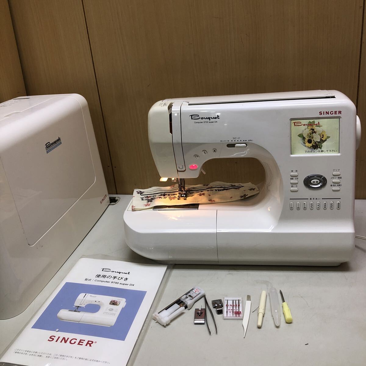 TK5695 ●シンガー最高級コンピューターミシン(ブーケ) 9700SDX 動作確認濟 1125