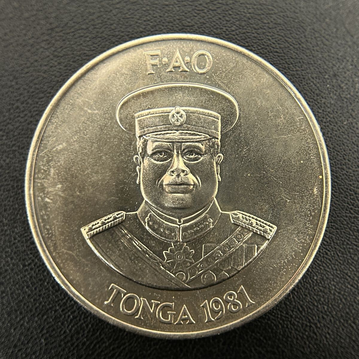 ◇ トンガ TONGA 2パアンガ 2PA'ANGA 大型白銅貨 1981年 F・A・O 直径約44.9mm 量目約32.18g ◇　【C3335】