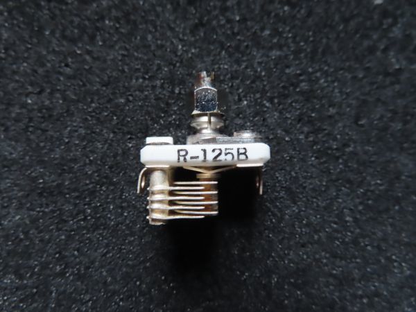 【新品 未使用】 タイト バリコン 10PF R-125B 【在庫 １ 個限り】