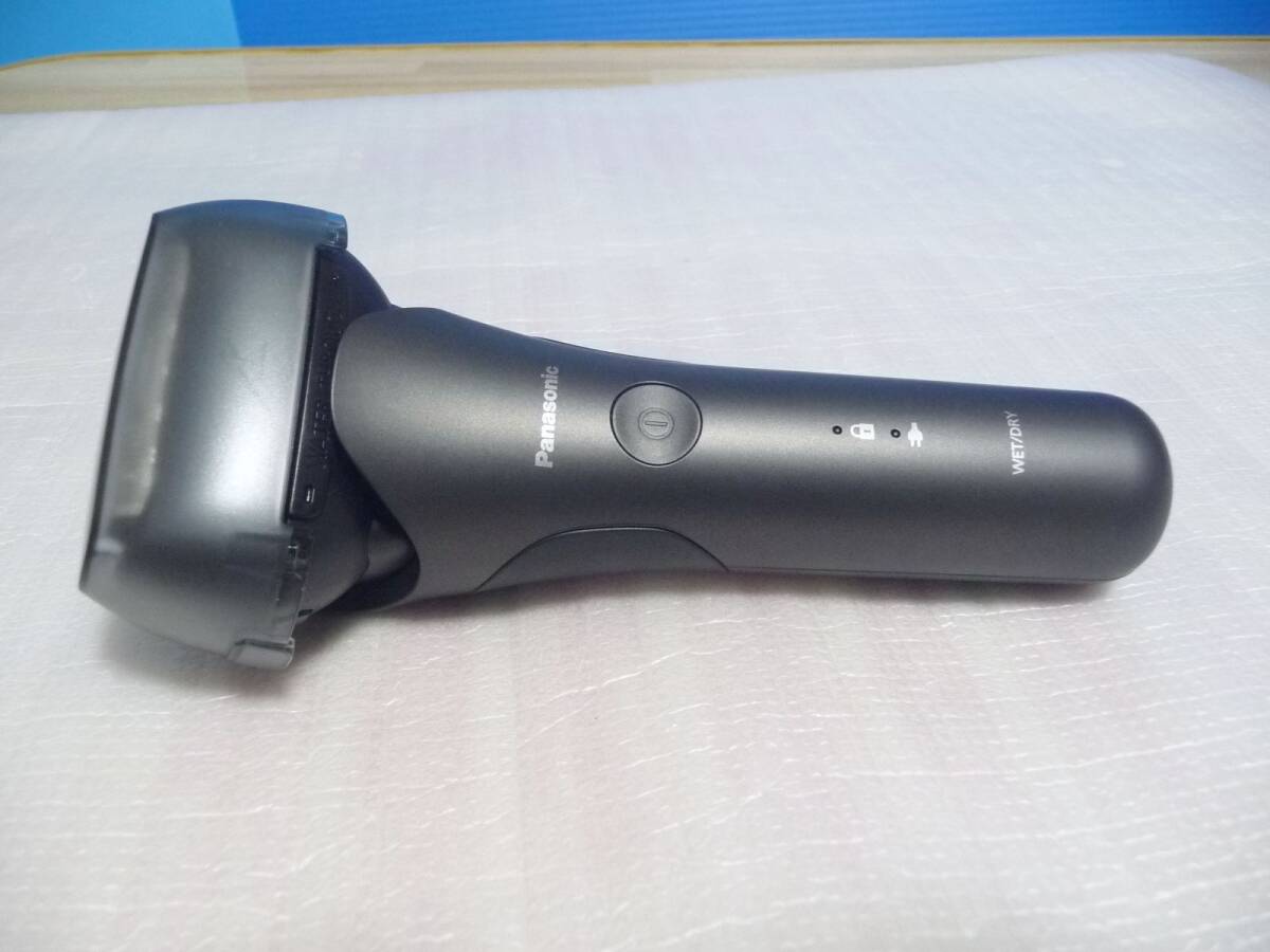 ◆未使用展示品 Panasonic（パナソニック）LAMDASH（ラムダッシュ） ES-LT4C-K [3枚刃/高速リニアモーター/お風呂でも剃れる/IPX7防水/黒]