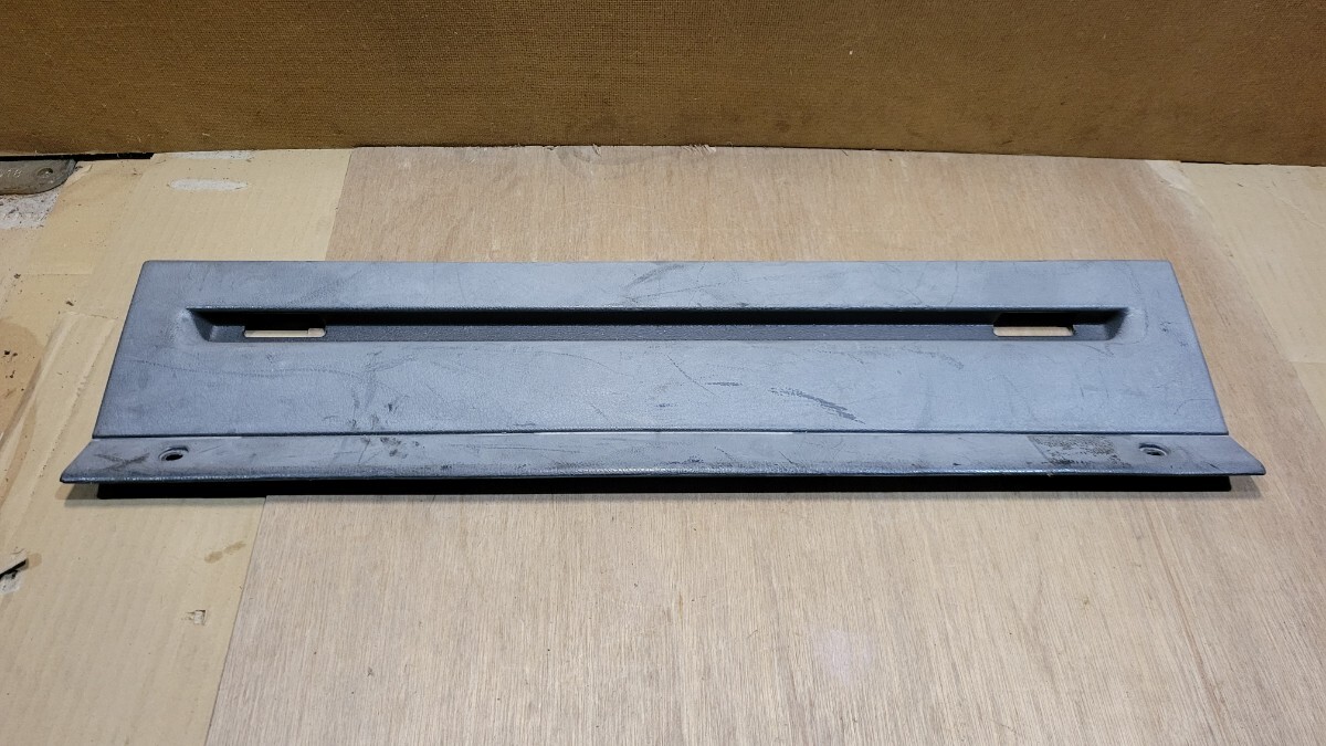 マツダ タイタン WGM7T グローブボックス 下 パネル 内装 中古品