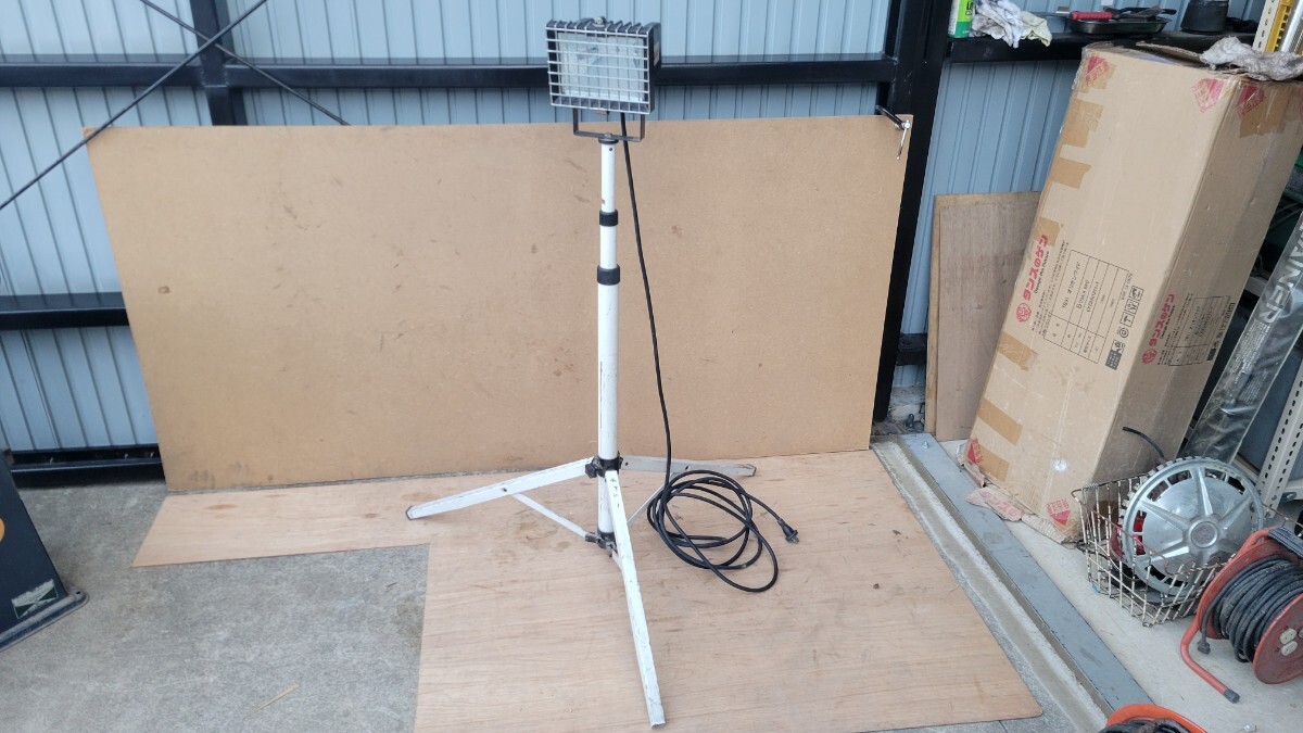 フカダック ハロゲンビーム ライトマン FK-500 100V 500W 伸縮式 投光器 照明 作業灯 中古品 