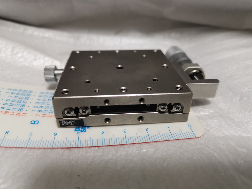 ★美品★ミスミ/Misumi XYZSG60-C X軸ステージ マイクロメータヘッド送り 60x60mm