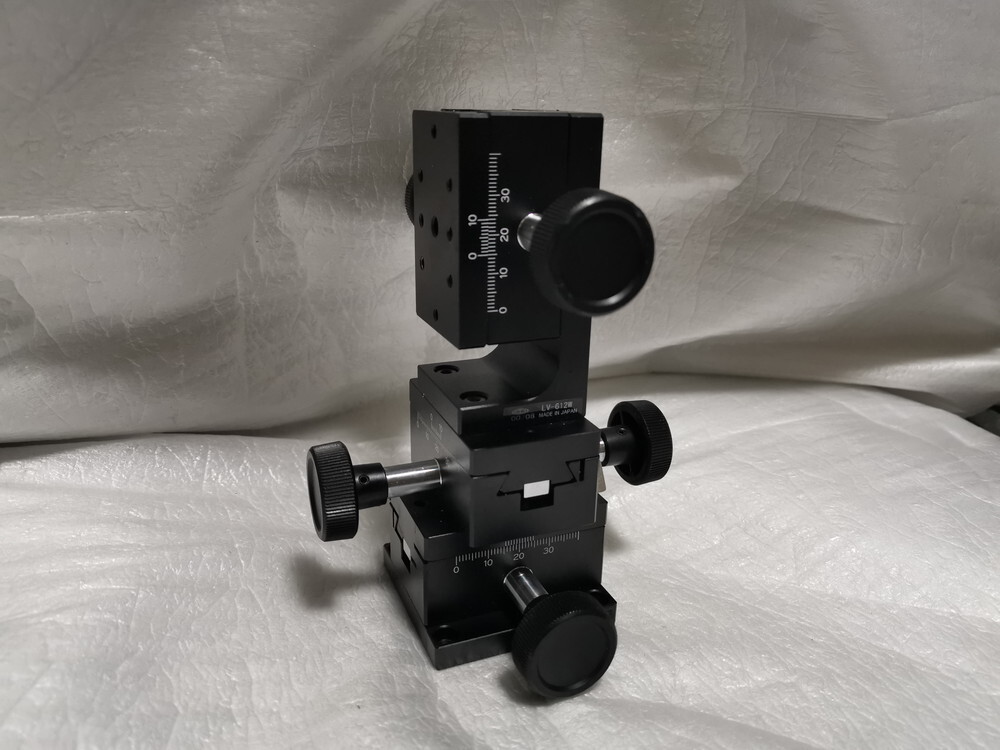 ★未使用に近い★ 中央精機 3軸 XYZ軸ステージ LD-612W+LV-612V (可動範囲35mm)