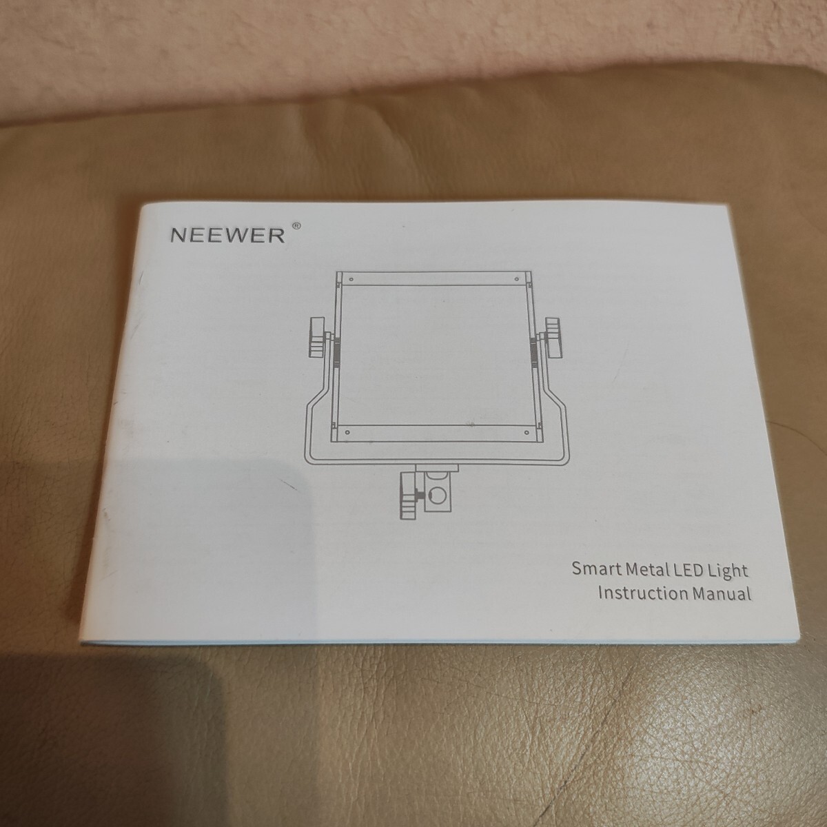 NEEWER LEDライトマニュアル