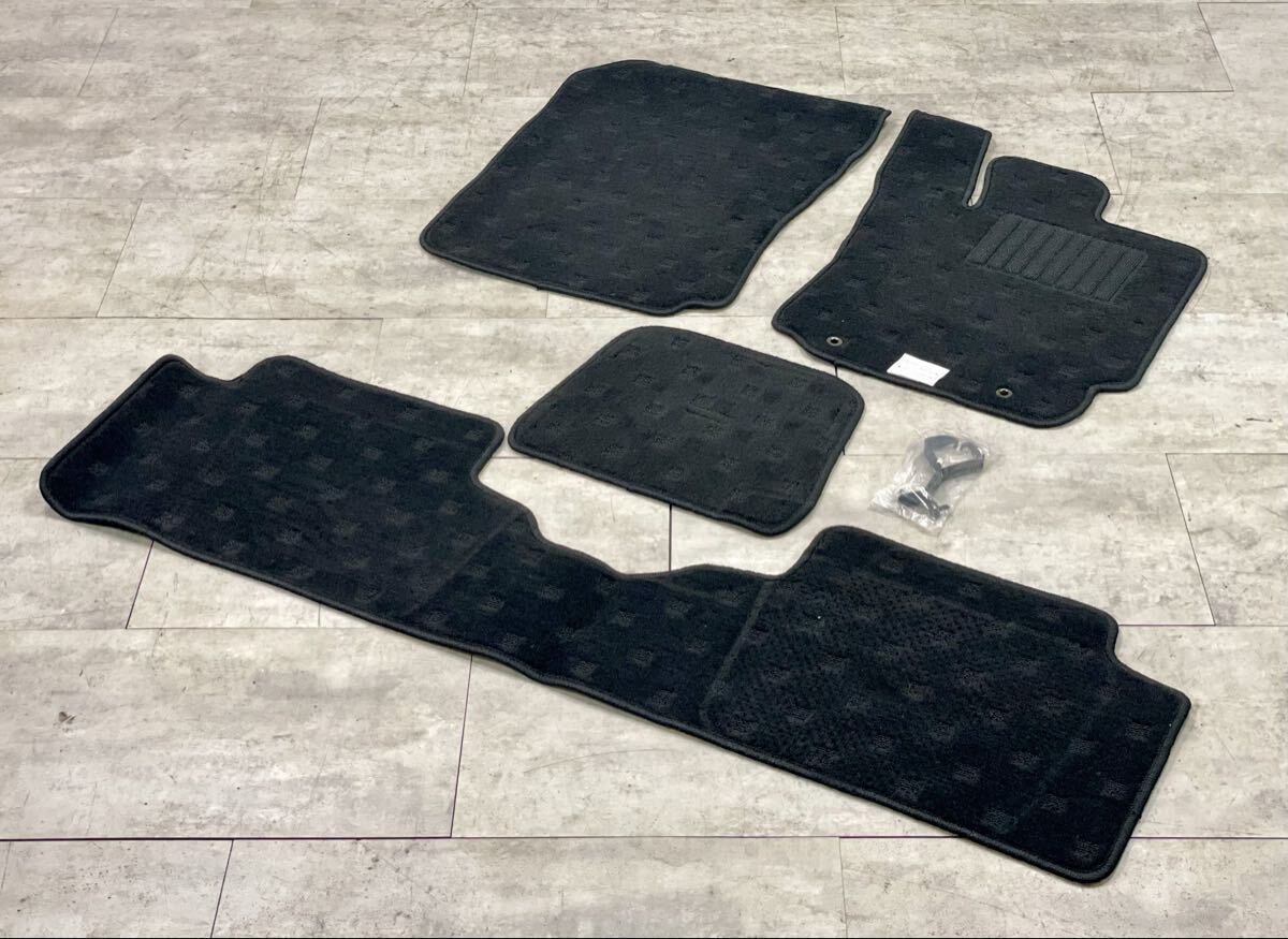 未使用/保管品■フロアマット トヨタ パッソ NGC30/KGC30/35 ブラック 黒 マット カー用品 内装 車 社外品■兵庫県姫路市から 25-4724