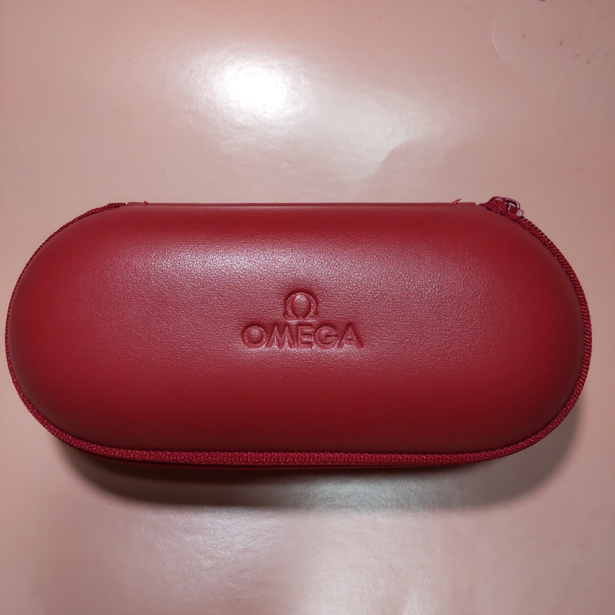 OMEGA 純正 Ω オメガ 正規 時計 ケース 携帯 ポーチ ソフト 箱 ボックス BOX 保護 収納 スポンジ 持運び トラベル 赤 非売品 未使用 04