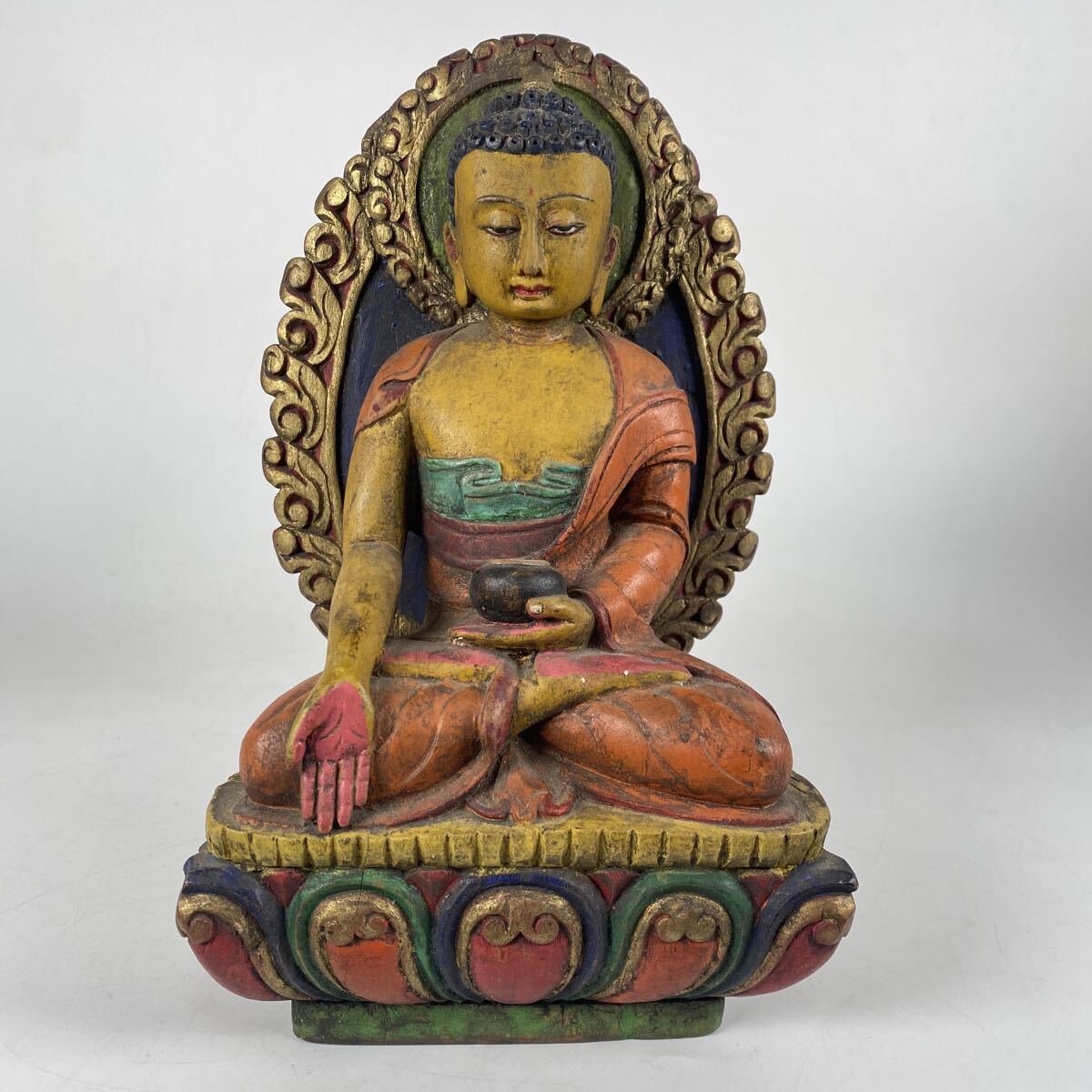彩色木彫 宝生如来 置物 仏像 佛像 寺院 仏閣 仏壇 仏具 仏教美術 骨董品 古美術品 バリ チベット タイ 密教 蝋印 高さ24.5cm【1127】