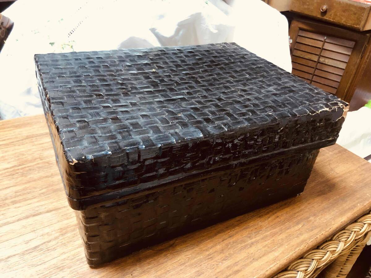 【ジャンク/訳あり】古い 竹塗箱/籃胎漆器 (大破有) 裁縫箱 古道具 リメイク素材　漆塗り 黒箱 幅43cm 古民家インテリア