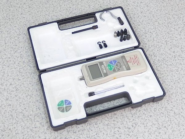 ■β 【現状品】 IMADA/イマダ 荷重測定器 【DS2-200N】 デジタルフォースゲージ ケース付き 【1117-01】