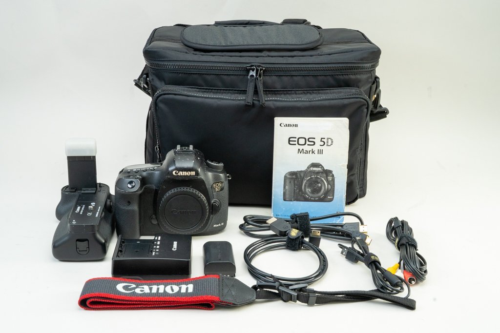 デジタル一眼レフカメラ Ｃanon EOS 5D MarkⅢボディ No.4 中古品　25111202